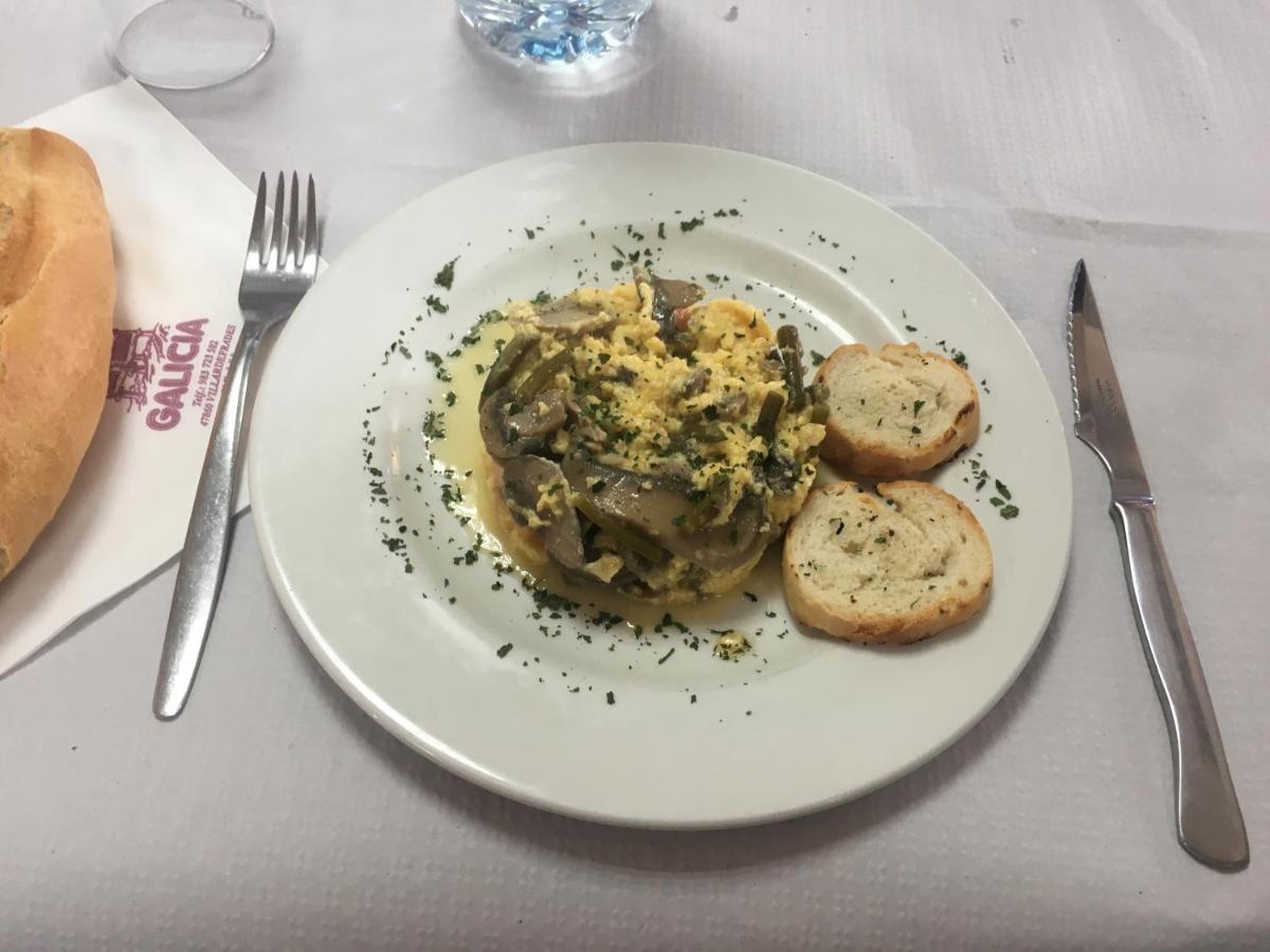 Hostal Galicia Villardefrades エクステリア 写真
